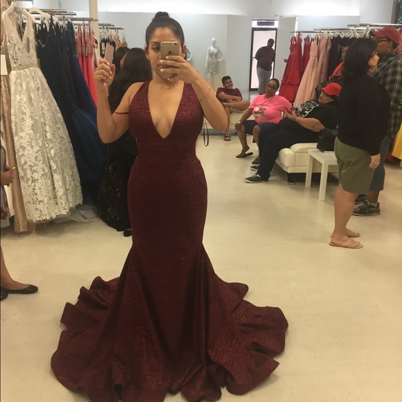 JOVANI PROM DRESS. Maroon color w/ sparkles. 10/10 - Picture 2 of 6